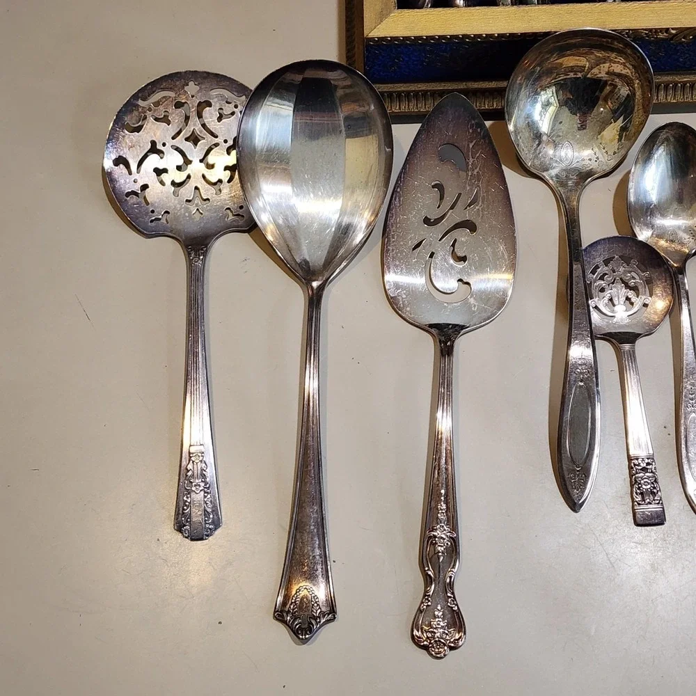 Vtg Oneida Community Plate Adam Silverplate 61 pc Silverware Set W/ Case 1950s